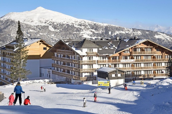 Neige, L'Hiver, Montagne, Chaîne De Montagnes, Propriété, Montagnes Relief, Ville, Station De Ski, Piste, Station De Montagne