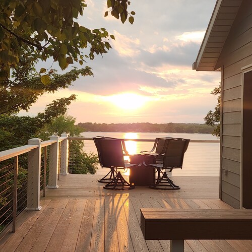 Lake Latoka Home w/Paddle boards, Kayaks, Paddle Boat, Pool Table, Dock, Sunsets