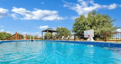 New Epic House-pool-theatre-hot Tub-game Room