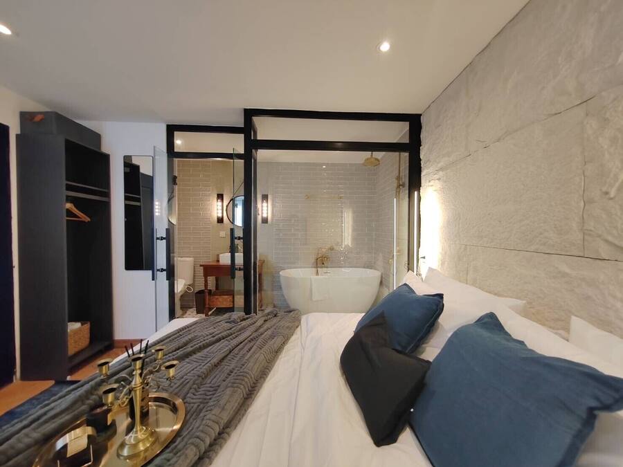 Deluxe Double Room, City View | Soundproofing, free WiFi