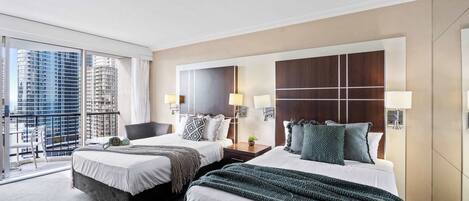 Iron/ironing board, bed sheets