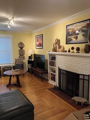 Smart TV, DVD player, books