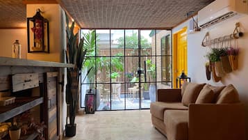 2 bedrooms, Internet