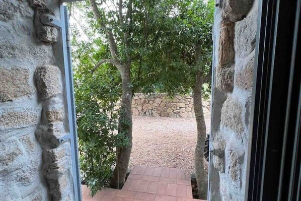 Interior - Villa Maria Cristina - Triple Room with Private Bathroom (Santa Teresa Gallura)