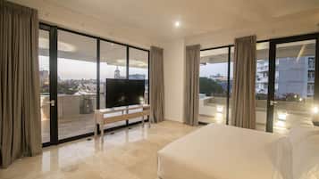 11 bedrooms, WiFi, bed sheets