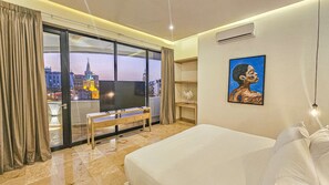 11 bedrooms, WiFi, bed sheets