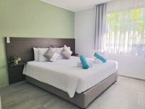 2 habitaciones, tabla de planchar con plancha, wifi y ropa de cama 