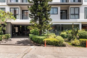 Exterior - Modern 61m² Apt - Central Chalong/ Fast WiFi (Phuket)