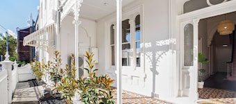 Fitzroy Private Rooms @ 132 Nicholson Homestay