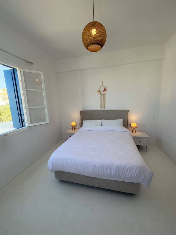 1 soverom, safe på rommet, wi-fi (inkludert) og sengetøy