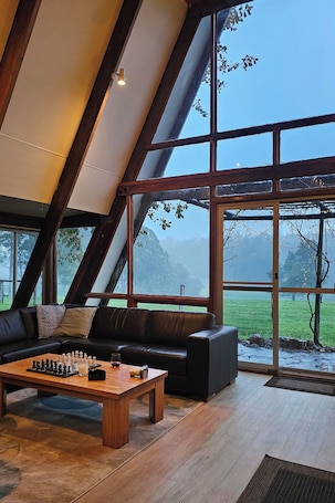 TV, fireplace, video games, DVD player. Cherswood Farm
