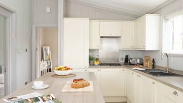 Fridge, oven, stovetop, toaster