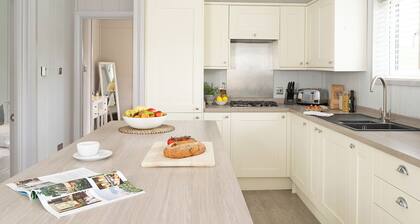 2 bedroom accommodation in Newbury