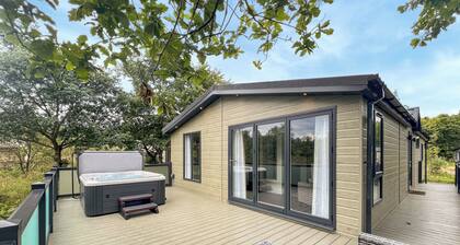 Escape to a luxurious one-bedroom lodge designed exclusively for couples.