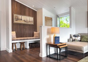 Unclassified image, 4 of 13, button