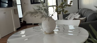 Stylish & Elegant 2BR Townhouse in Wilston, Brisbane