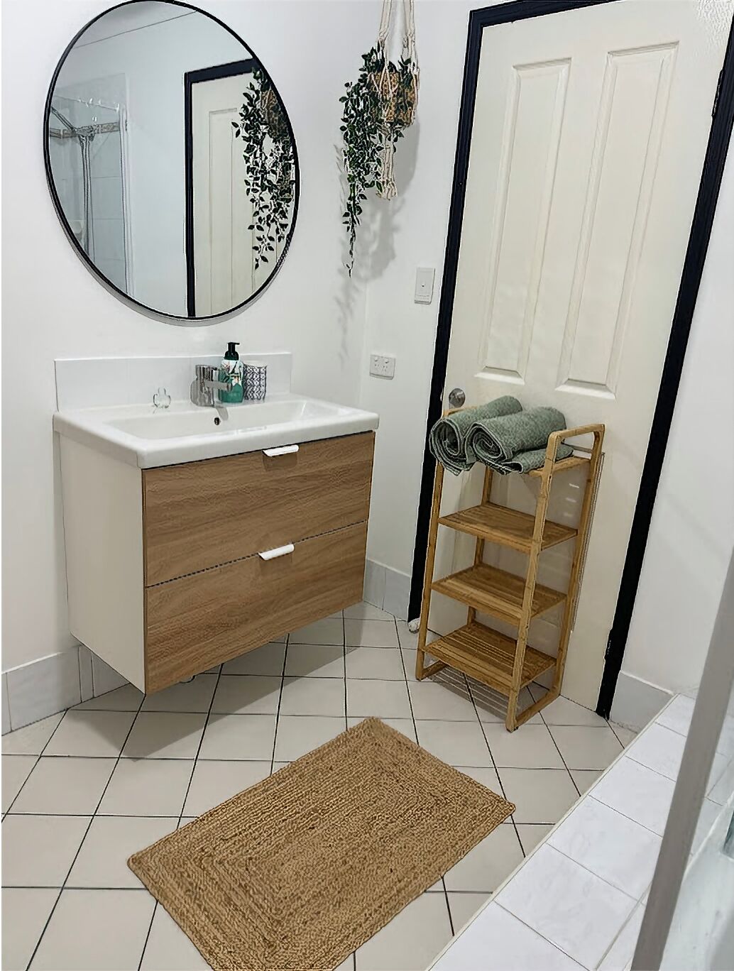 Doccia, asciugamani, sapone, shampoo