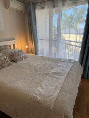 2 bedrooms, WiFi, bed sheets