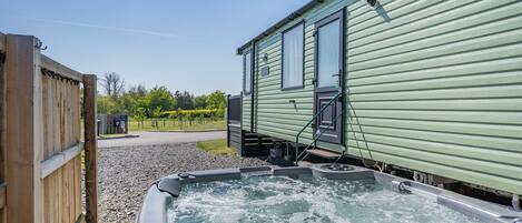 Bain à remous extérieur