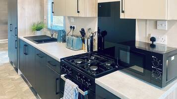 Fridge, oven, stovetop, toaster