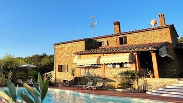 Piscina all'aperto