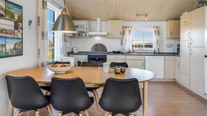 Fridge, microwave, oven, dishwasher - "Winona" - 600m from the sea by Interhome (Løkken)