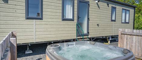 Bain à remous extérieur