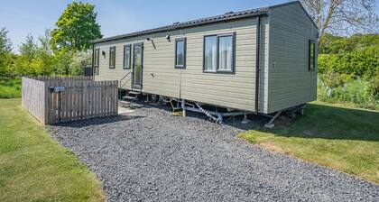 Cheviot Retreat - 2 Bedroom (Pet Friendly)