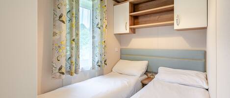 2 bedrooms, WiFi (free)