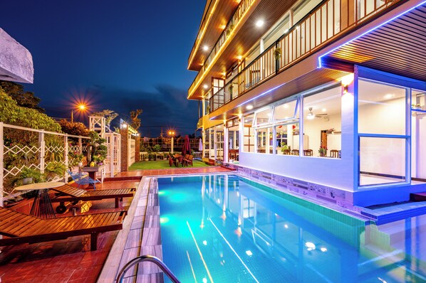 Outdoor pool - Hestia HaMy Beach House (Da Nang)