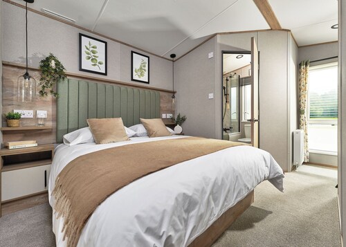 Platinum Caravan (Pet)