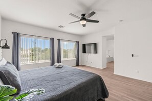 4 bedrooms, WiFi - Beautiful Extravagant Home in Goodyear (Goodyear)