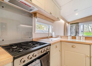 冷蔵庫、オーブン、コンロ、トースター