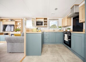 Fridge, oven, stovetop, toaster - Platinum 2 Bed Hot Tub (Pet) (Clarach Bay, Nr Aberystwyth)