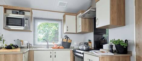 Fridge, oven, stovetop, toaster