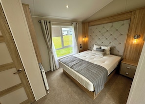 2 bedrooms