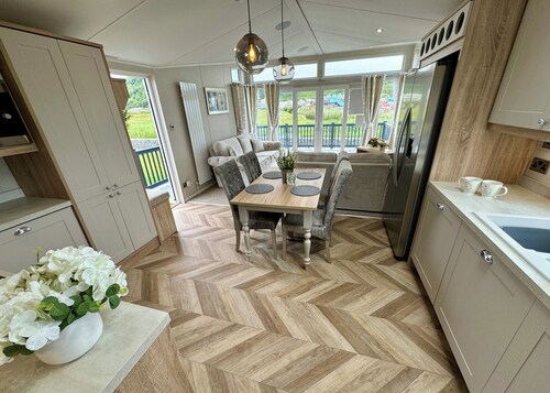 Platinum 2 Bed Spa Slps 4 (Pet)