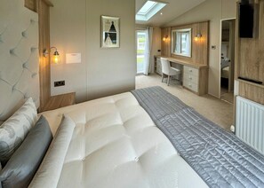 2 bedrooms - Platinum 2 Bed Spa Slps 4 (Pet) (Clarach)