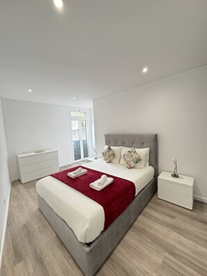 3 quartos, ferros/tábuas de passar roupa, Wi-Fi de cortesia