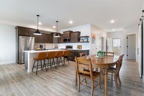 Dining - Sierra Bay Sweet Retreat - Two Pools & More! (Camdenton)