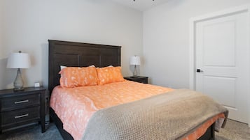 3 bedrooms, desk, travel crib, WiFi (free)