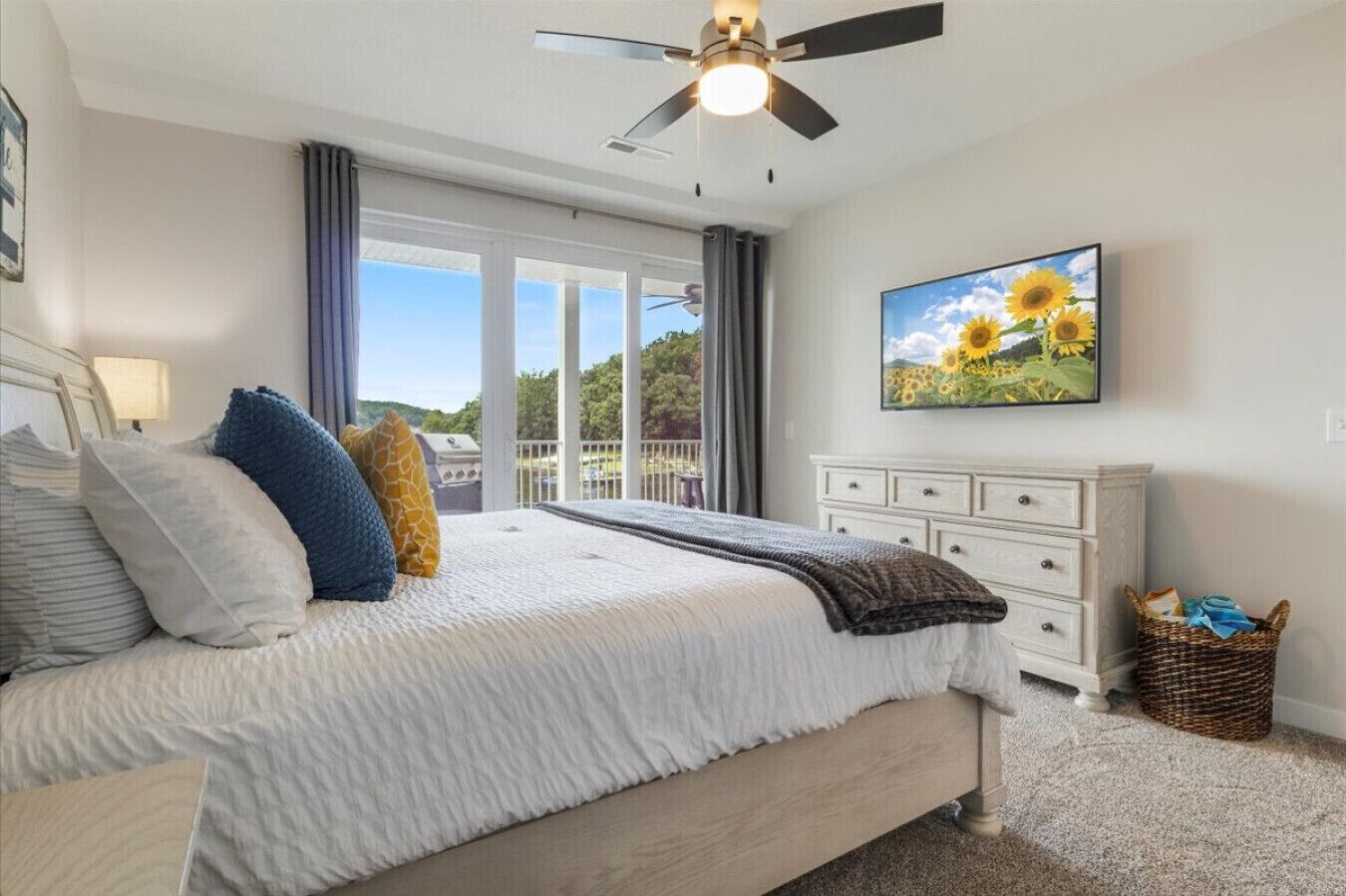 3 bedrooms, desk, travel cot, free WiFi