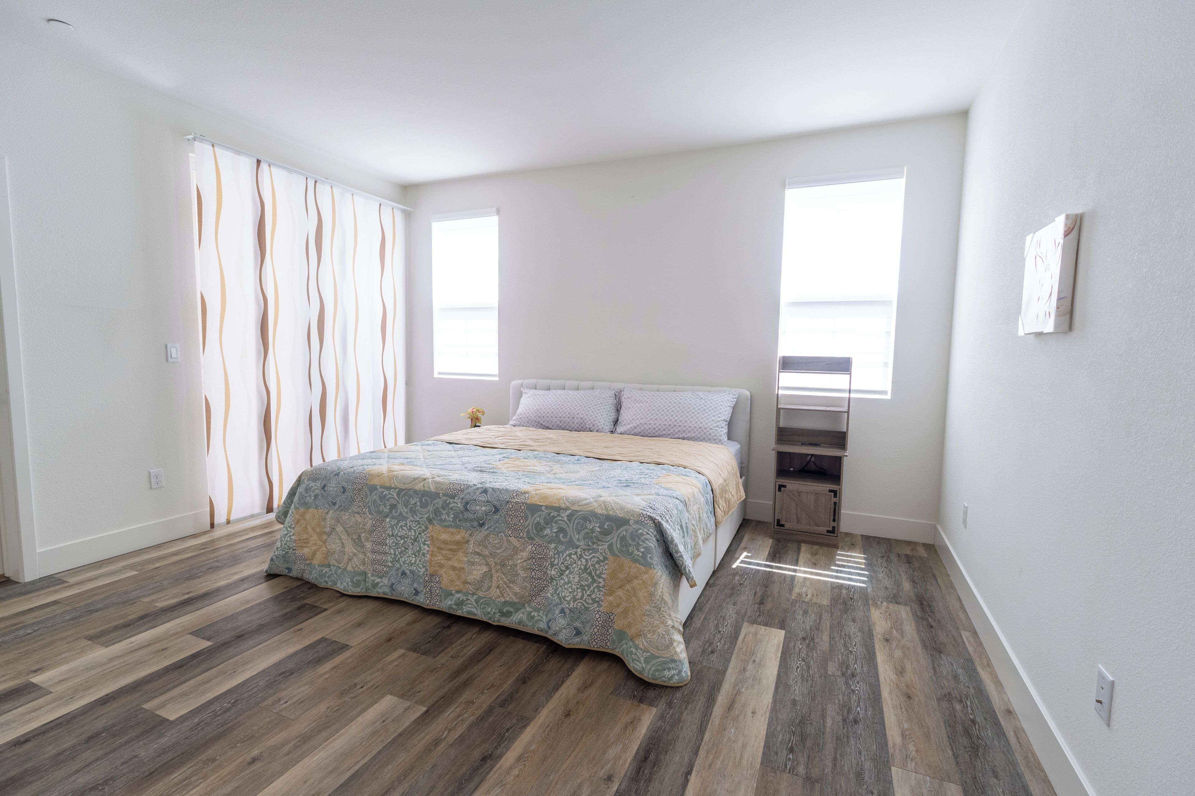 3-bedroom condo in fantastic Newark with WiFi, AC