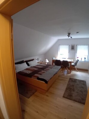 2 bedrooms, iron/ironing board, free WiFi, bed sheets - Barrierefreier Ländlicher Urlaub in Grüner Oase! Haustierfreundlich! (Wiesmoor)