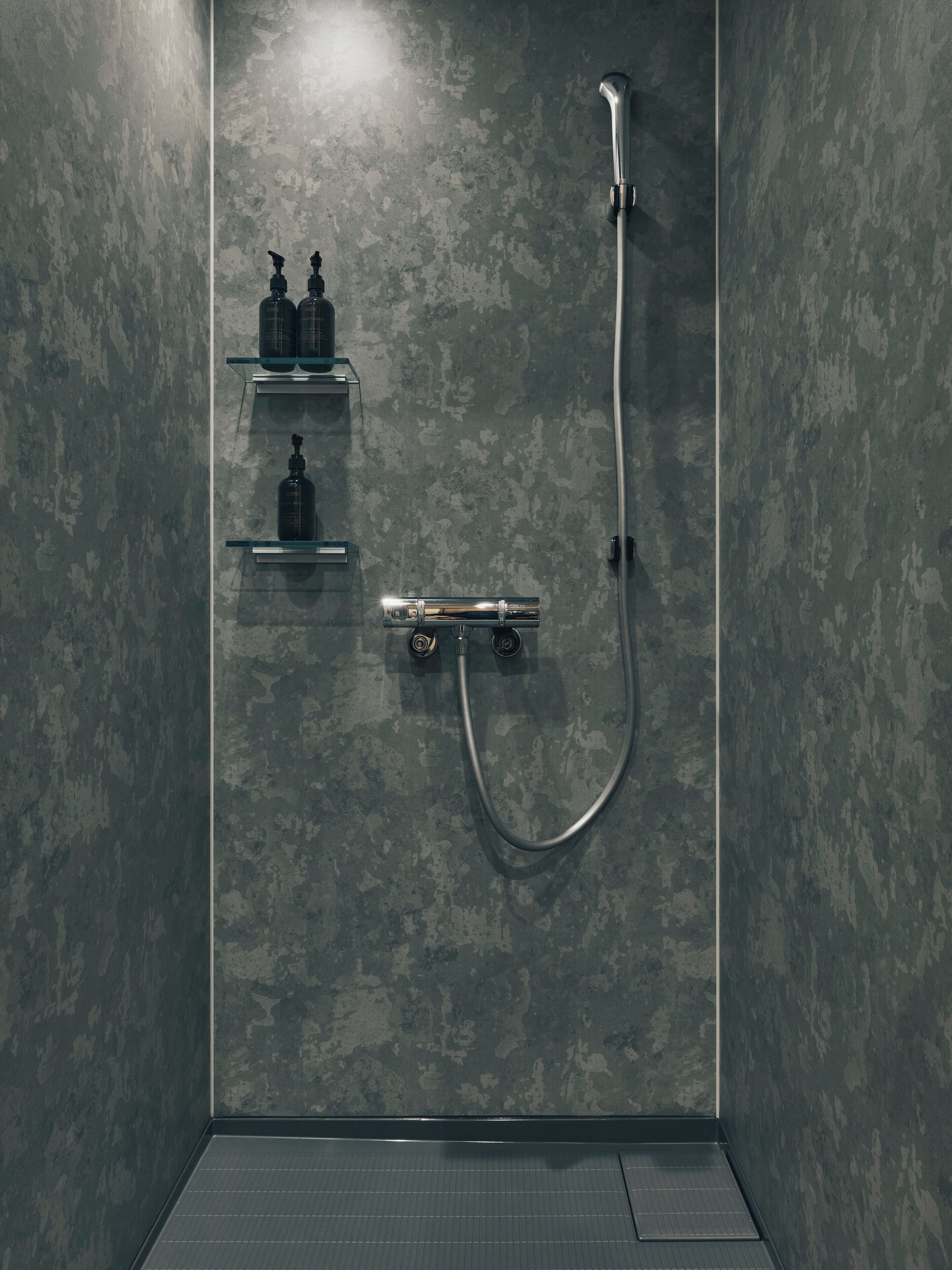 高级开间套房 | 浴室 | 淋浴设施、免费洗浴用品、吹风机、拖鞋