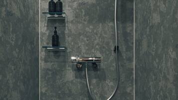 Superior Studio Suite | Bathroom | Shower, free toiletries, hair dryer, slippers