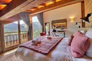 5 Schlafzimmer, Schreibtisch, Bügeleisen/Bügelbrett, Reisekinderbett