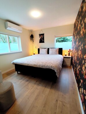 2 habitaciones, tabla de planchar con plancha, wifi y ropa de cama 