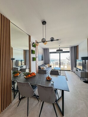 Suite Comfort, vistes al mar | Zona de menjador de l'habitació