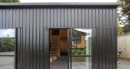 Sundrenched 70's | 3 Bed + Sleep-out with Spa Pool